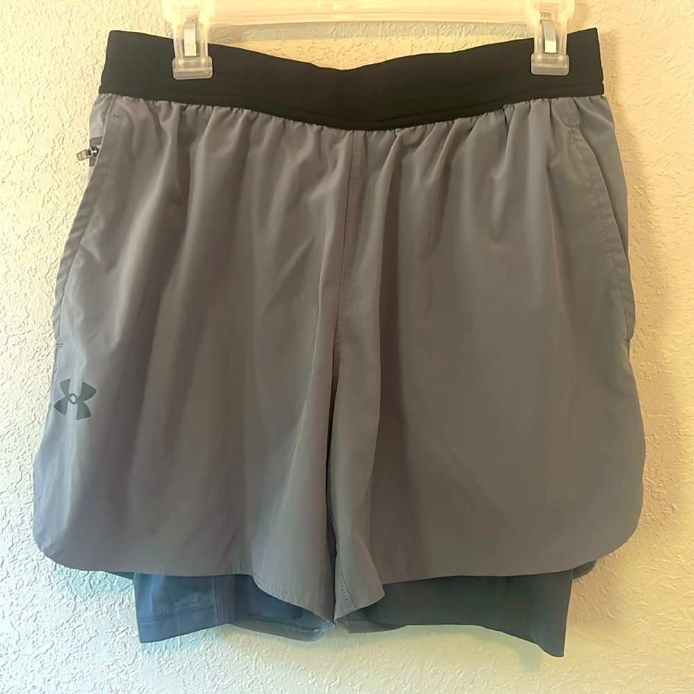Under Armour running shorts size Large